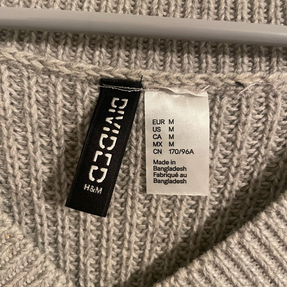 H&M Gray Sweater Knit Top-Medium - Picture 2 of 3